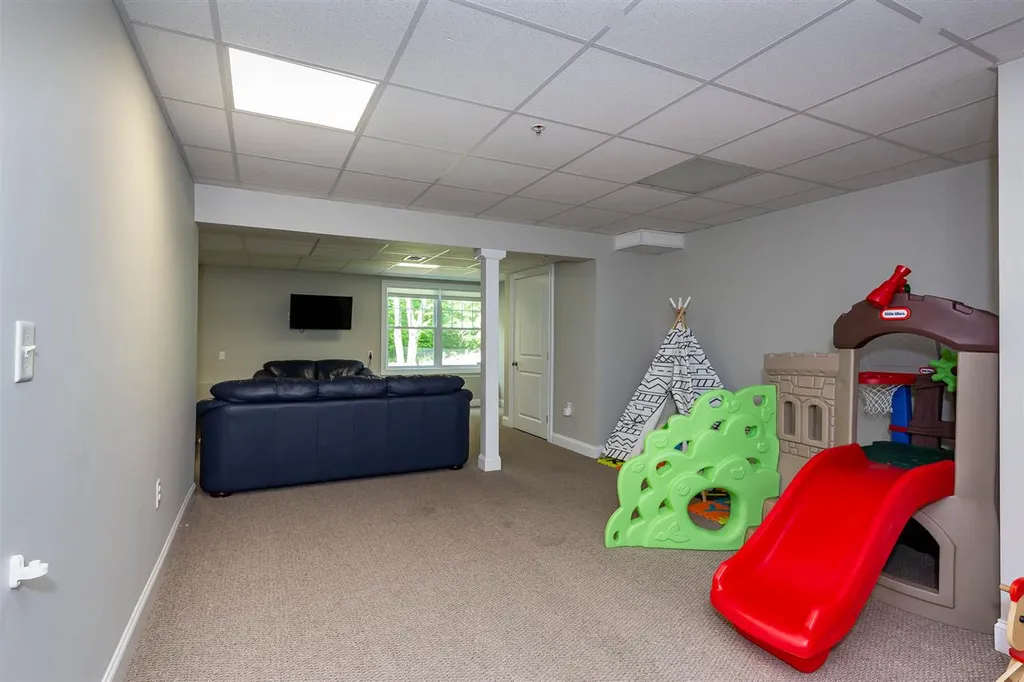 276 Littleworth Road Madbury NH 03823