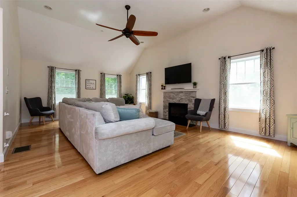 276 Littleworth Road Madbury NH 03823