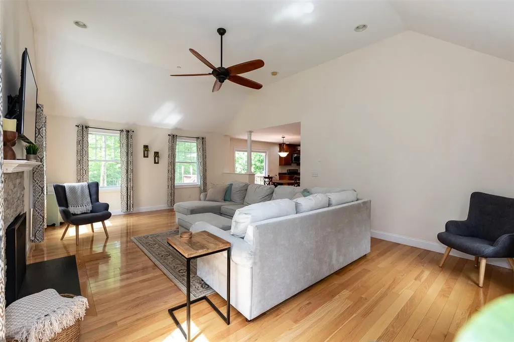 276 Littleworth Road Madbury NH 03823