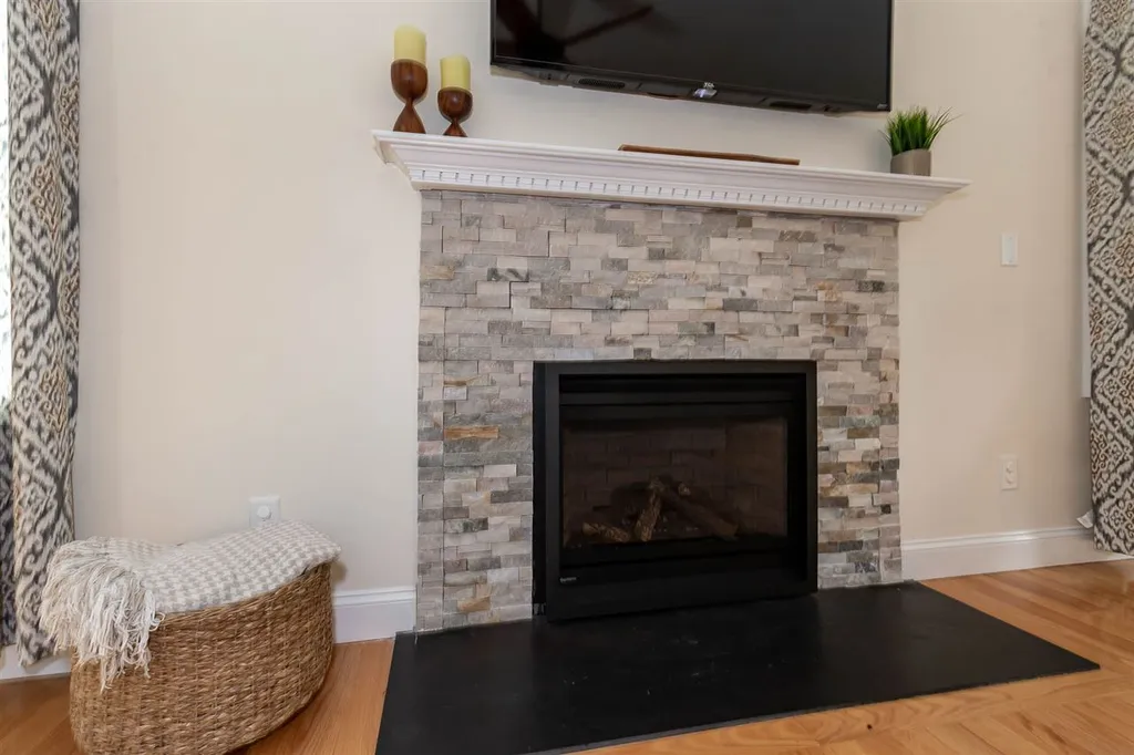 276 Littleworth Road Madbury NH 03823