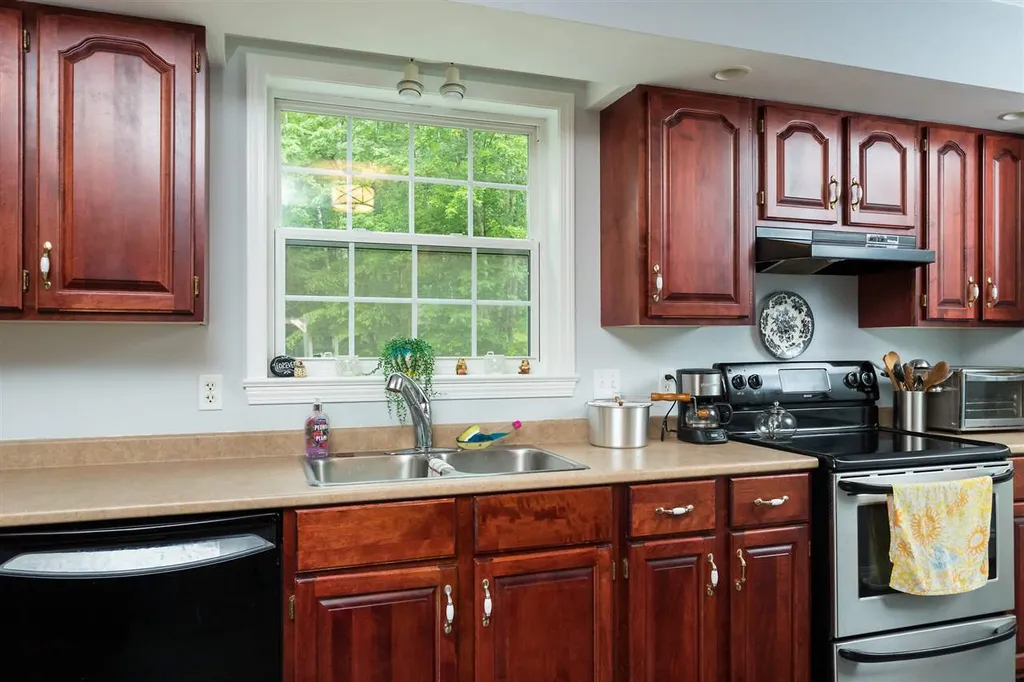 41 Gile Way Lebanon ME 04027