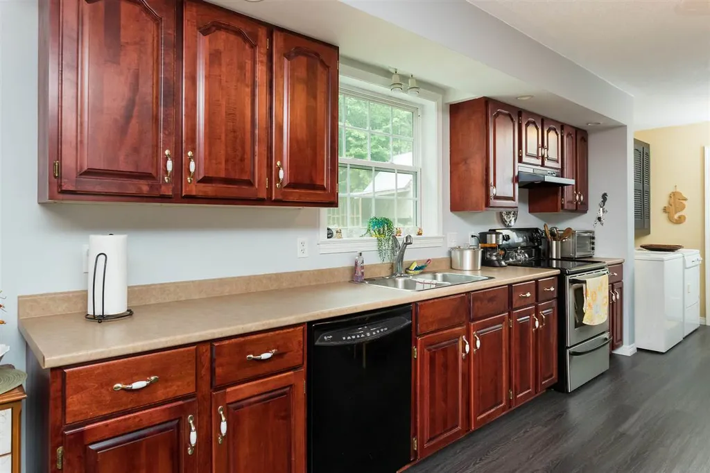 41 Gile Way Lebanon ME 04027