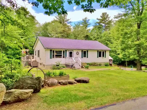 13 Bishops Gate Road Wolfeboro NH 03894