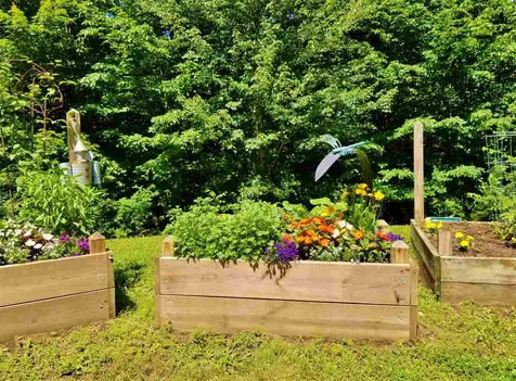 13 Bishops Gate Road Wolfeboro NH 03894