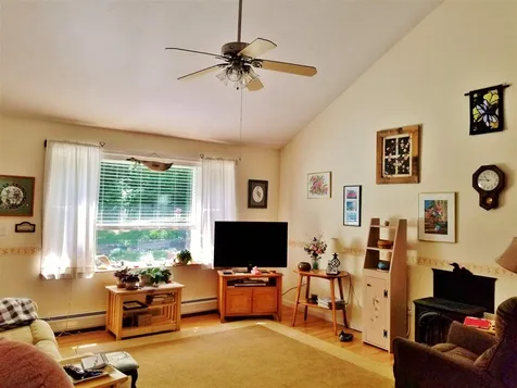 13 Bishops Gate Road Wolfeboro NH 03894