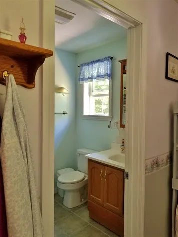 13 Bishops Gate Road Wolfeboro NH 03894