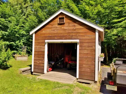 13 Bishops Gate Road Wolfeboro NH 03894