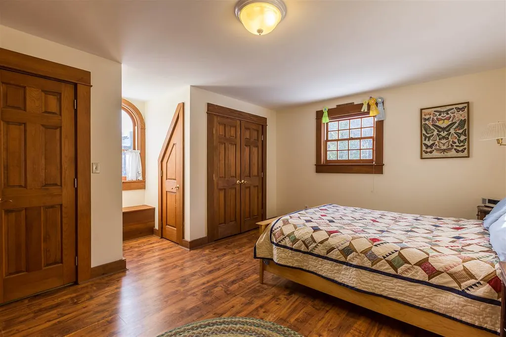 1502 Popple Dungeon Road Chester VT 05143