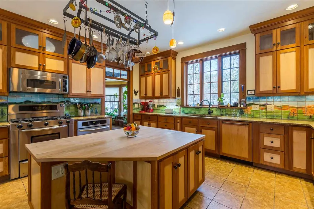 1502 Popple Dungeon Road Chester VT 05143