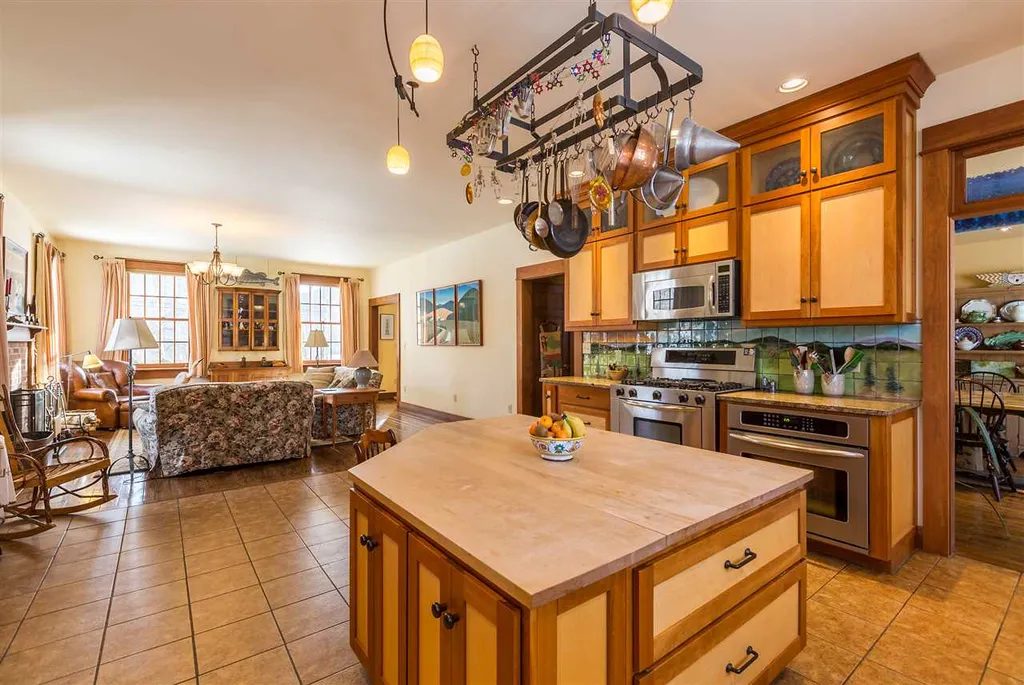 1502 Popple Dungeon Road Chester VT 05143