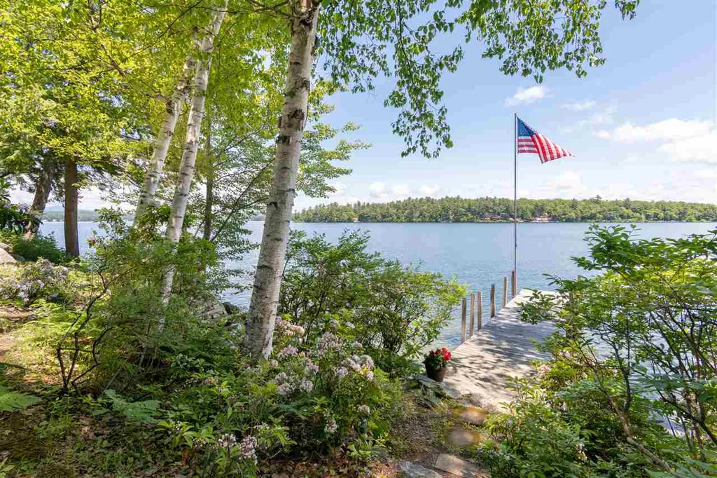 216 Big Barndoor Island Alton NH 03810