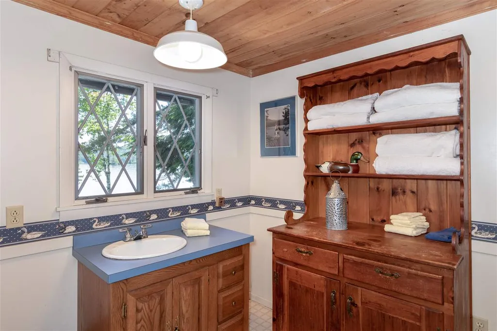 216 Big Barndoor Island Alton NH 03810