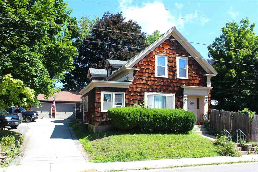 881/2 Bowers Street Nashua NH 03060