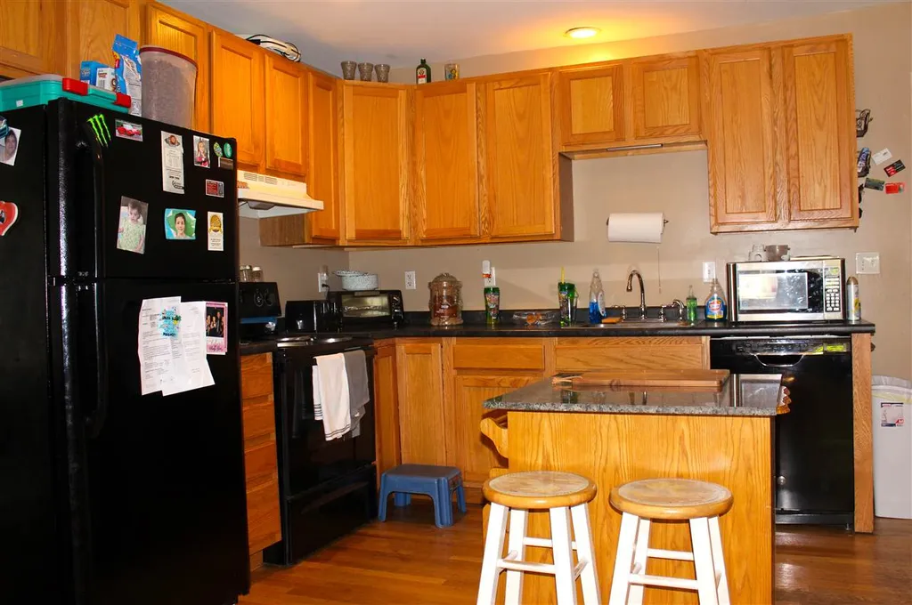881/2 Bowers Street Nashua NH 03060
