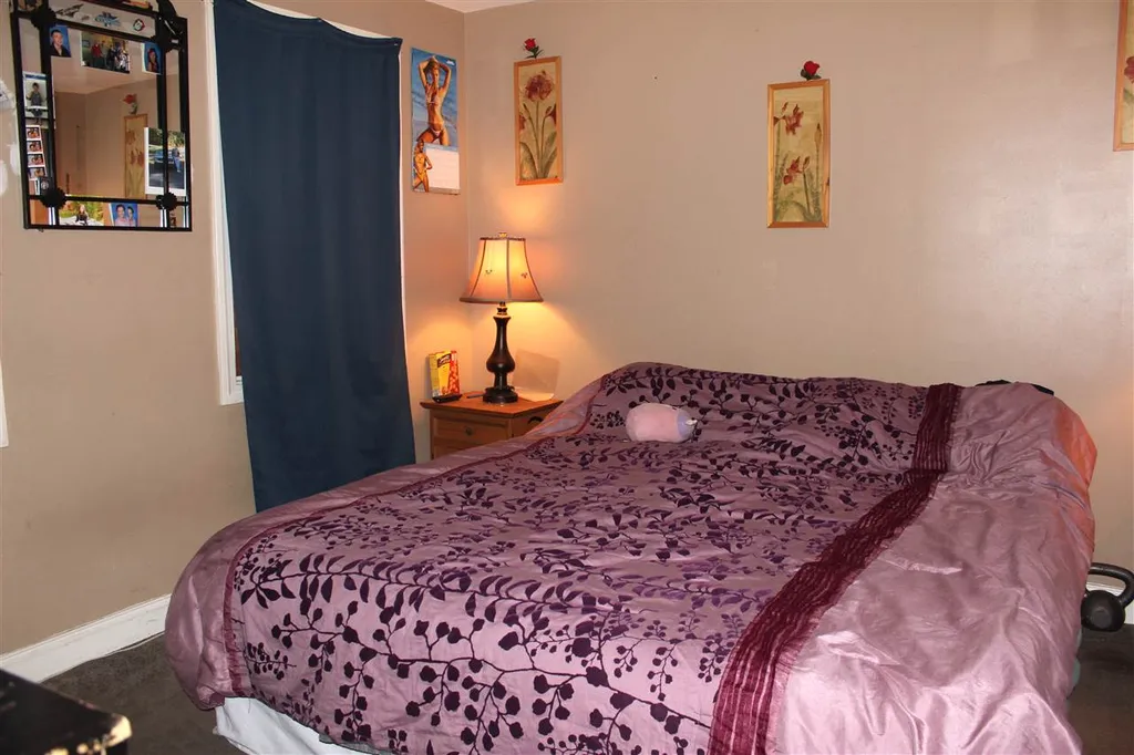881/2 Bowers Street Nashua NH 03060