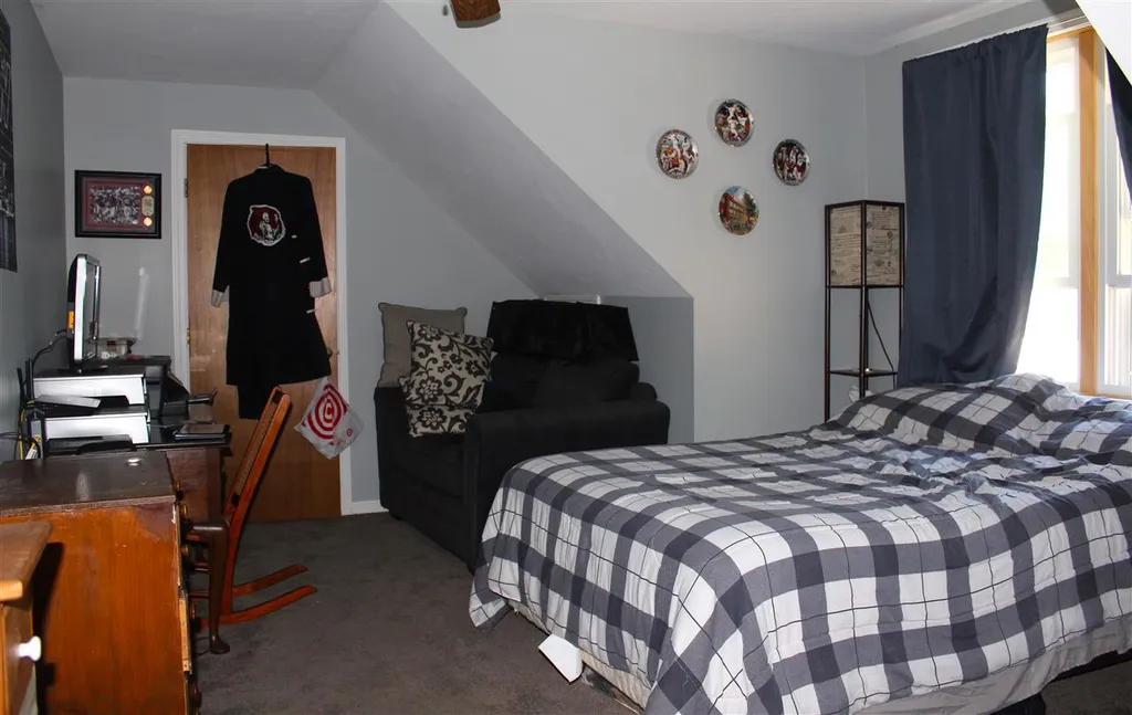 881/2 Bowers Street Nashua NH 03060