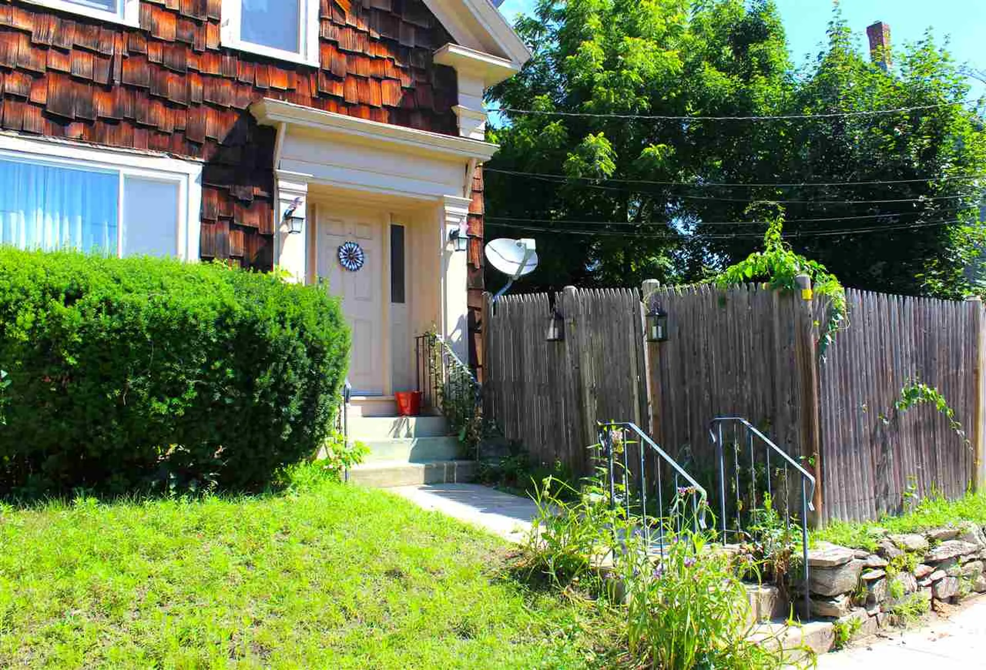 881/2 Bowers Street Nashua NH 03060