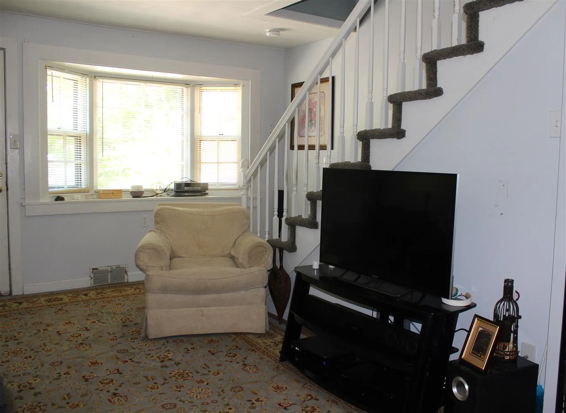 881/2 Bowers Street Nashua NH 03060