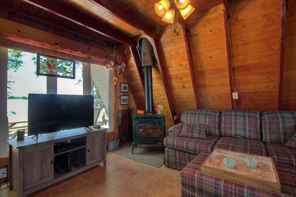 435 Oakridge Lane North Hero VT 05474