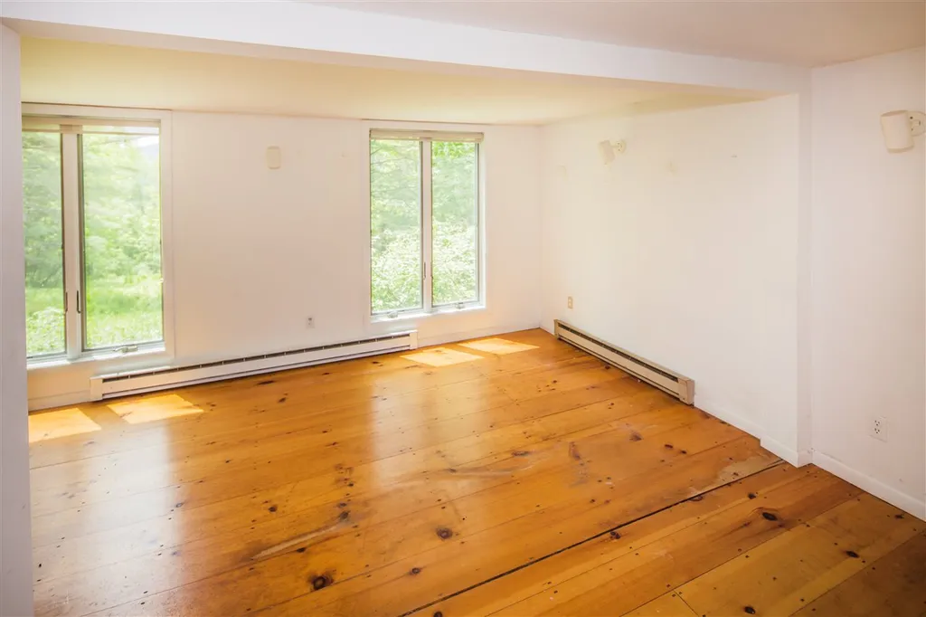 100 Great Hawk Road Rochester VT 05767
