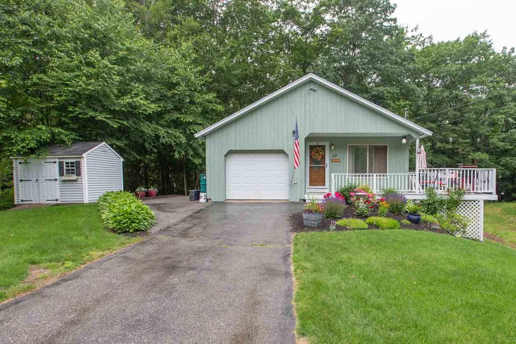37 Sanborn Street Danville NH 03819
