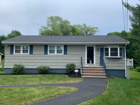 86 Millville Street Salem NH 03079