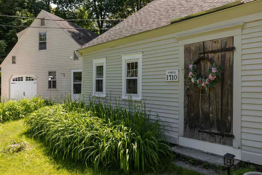 93 Packers Falls Road Durham NH 03824
