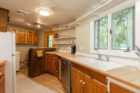 93 Packers Falls Road Durham NH 03824
