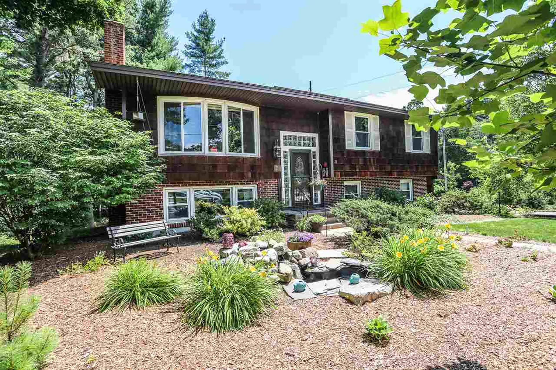 21 Eastbrook Drive Nashua NH 03060
