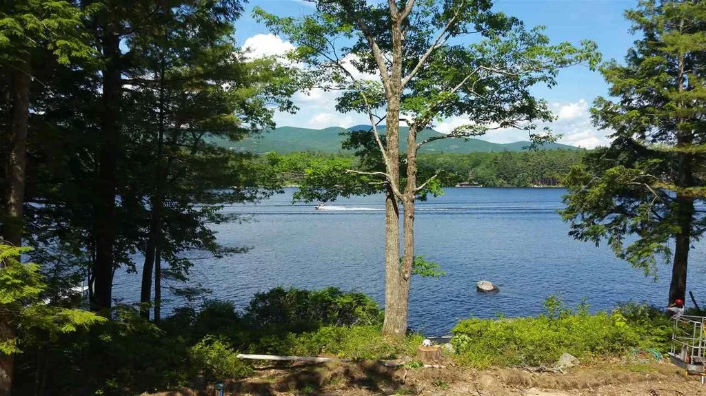 73 Cottage Road Moultonborough NH 03254