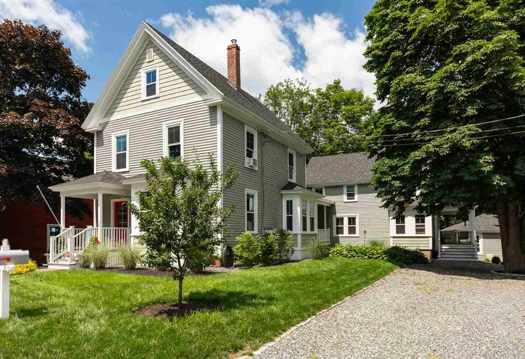 16 Central Avenue Kittery ME 03904