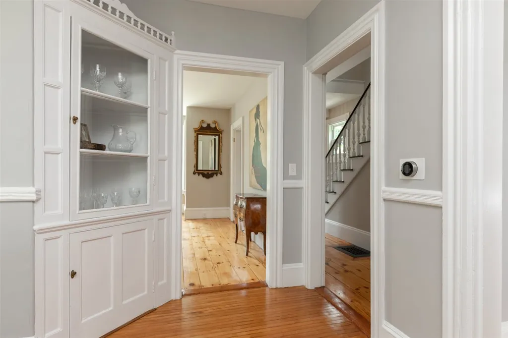 16 Central Avenue Kittery ME 03904