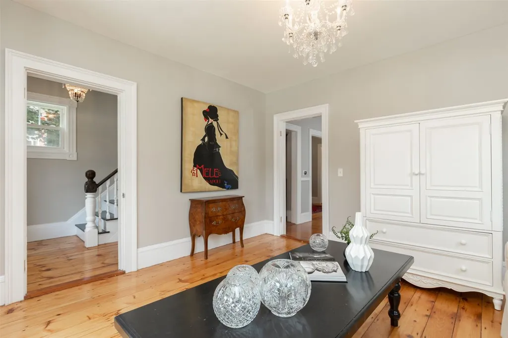 16 Central Avenue Kittery ME 03904