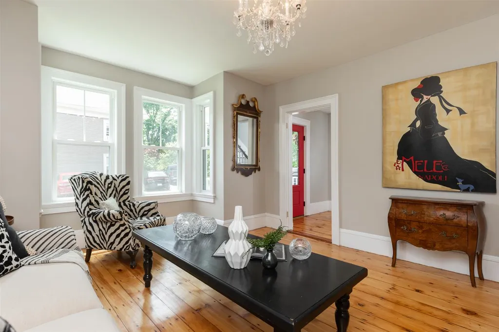 16 Central Avenue Kittery ME 03904