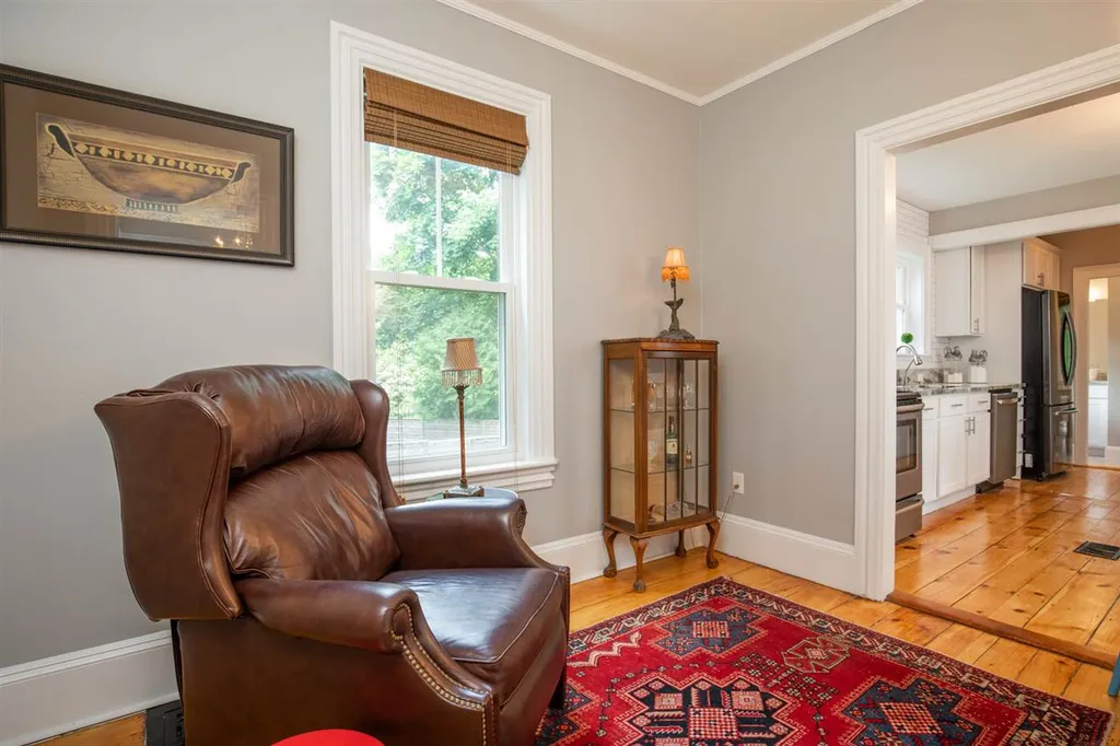 16 Central Avenue Kittery ME 03904