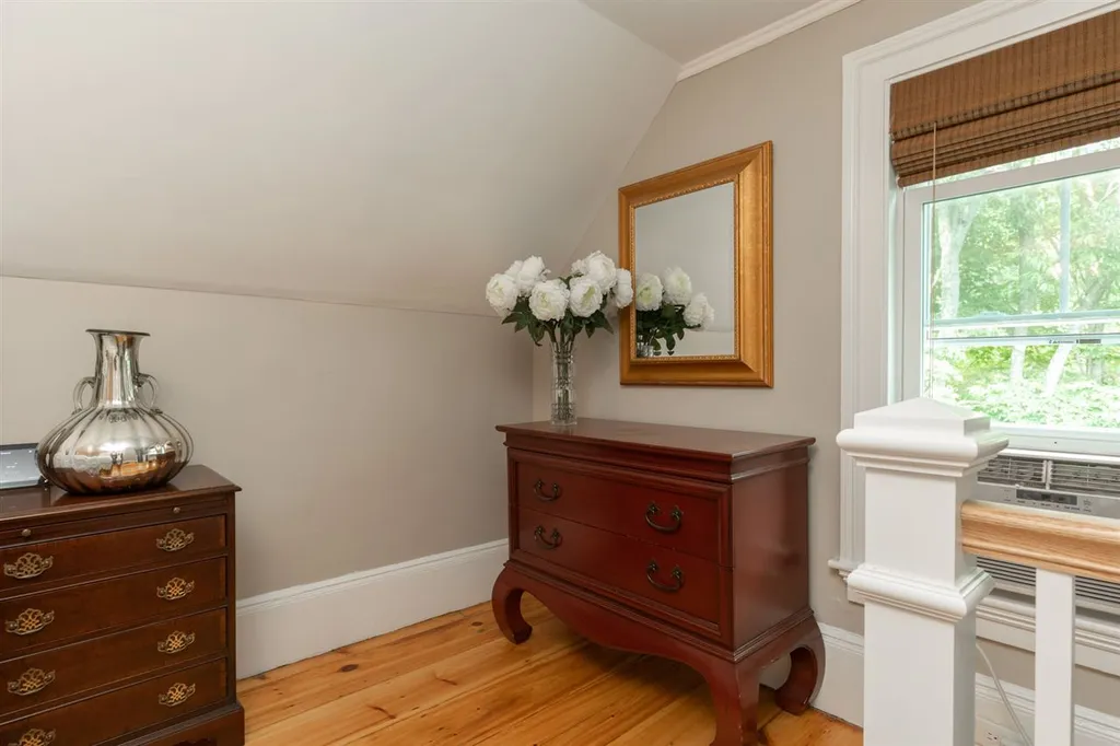 16 Central Avenue Kittery ME 03904