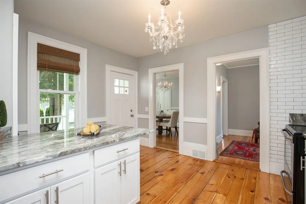 16 Central Avenue Kittery ME 03904