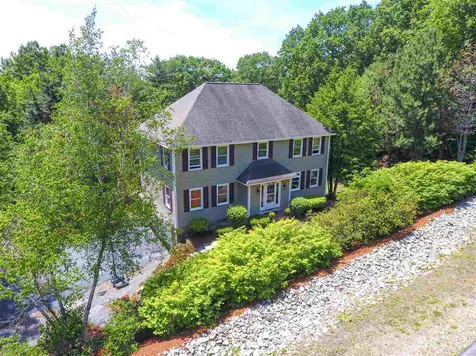 72 Olde Lantern Road Bedford NH 03110