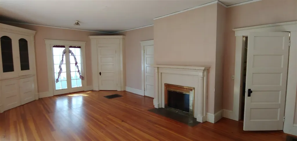 16 Old Keene Road Walpole NH 03608