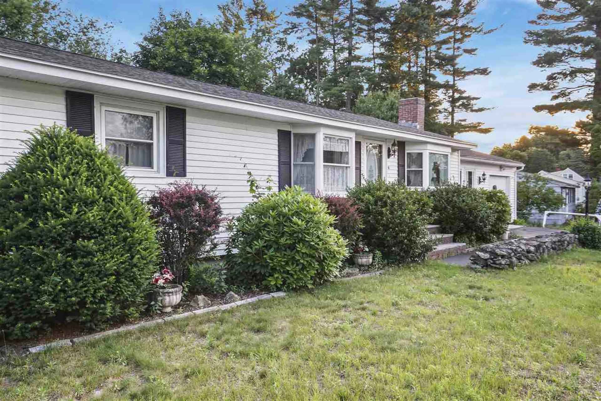 10 Greenwood Drive Nashua NH 03062