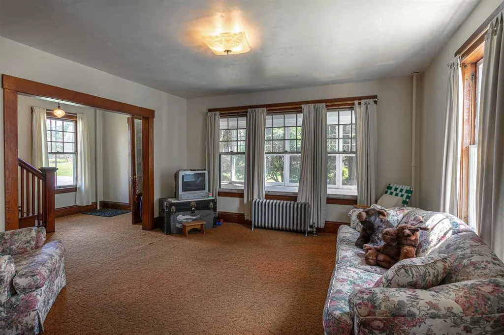 81 Laurel Street Newport NH 03773