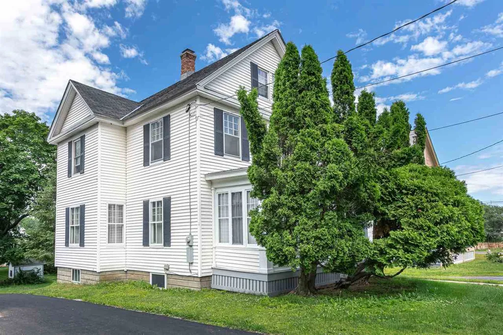 81 Laurel Street Newport NH 03773