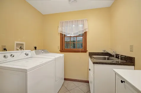 20 Gallant Drive Hampstead NH 03841