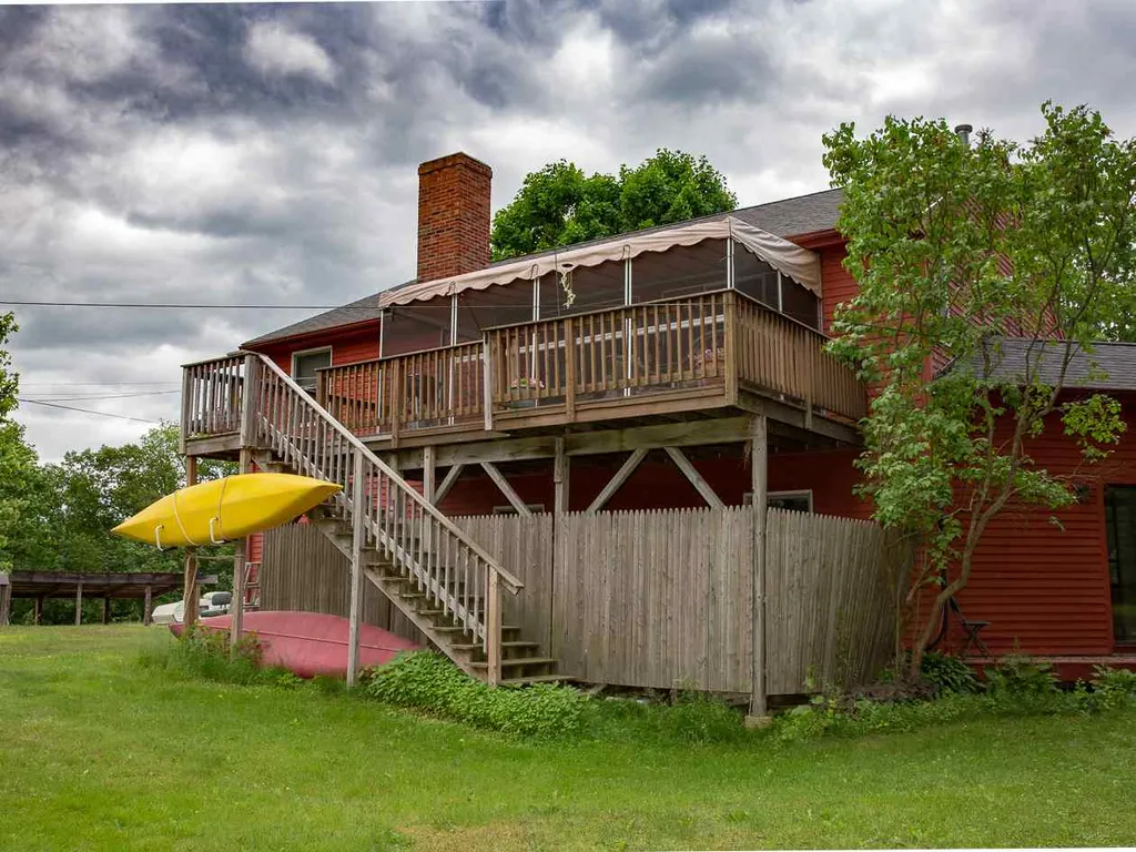 69 South Road Brentwood NH 03833