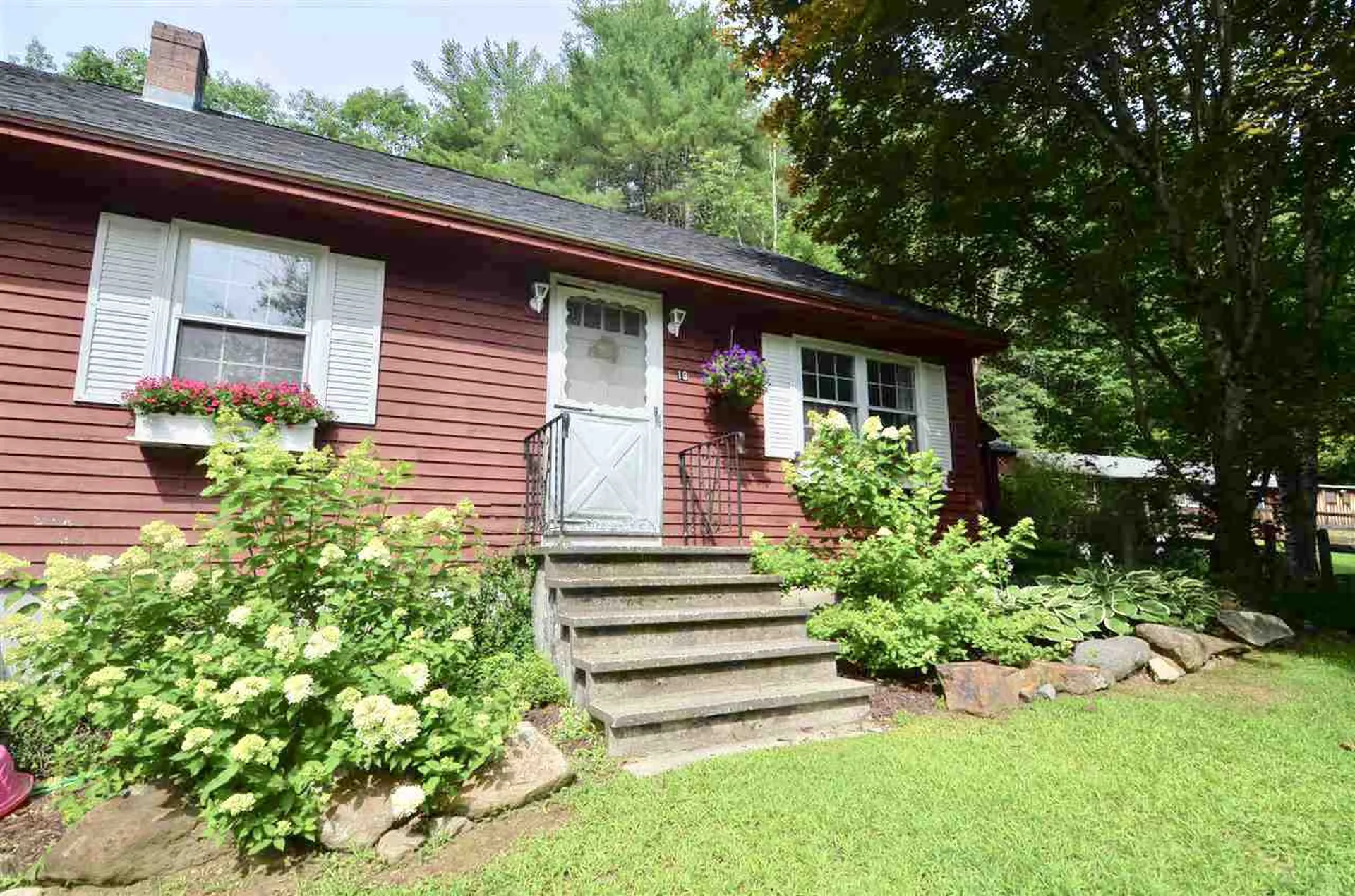 19 Winnepocket Road Webster NH 03303