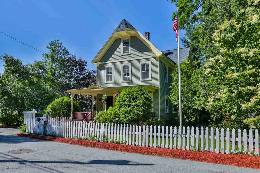 87 Maple Street Wilton NH 03086