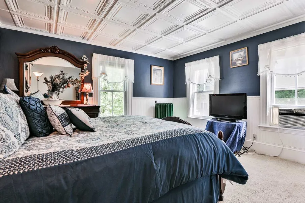 87 Maple Street Wilton NH 03086