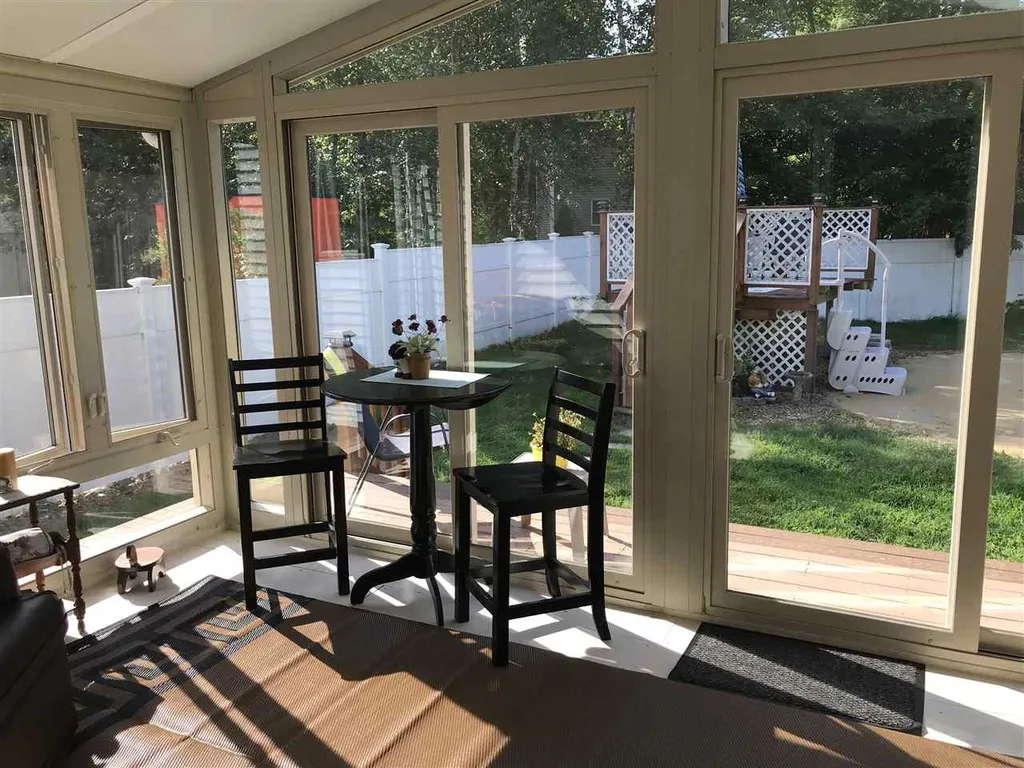28 Peaslee Drive Pembroke NH 03275