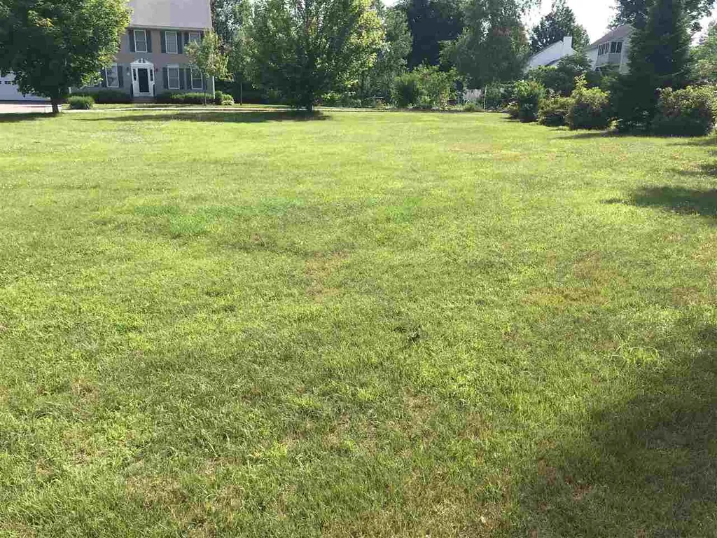 28 Peaslee Drive Pembroke NH 03275