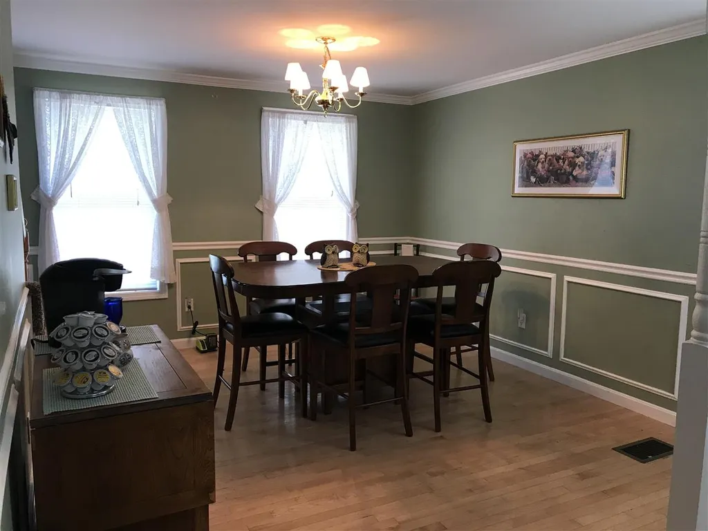 28 Peaslee Drive Pembroke NH 03275